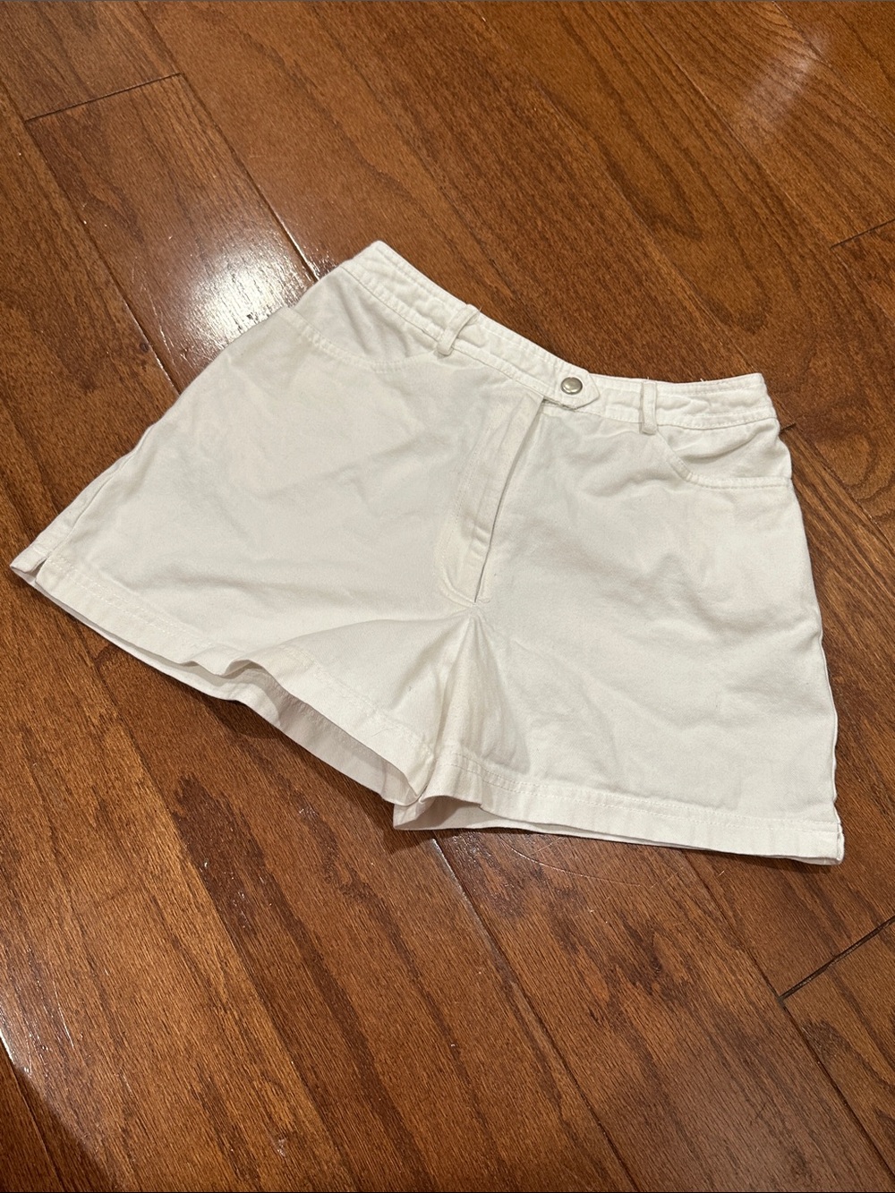 La Belle classic vintage white High-Rise Cotton Shorts